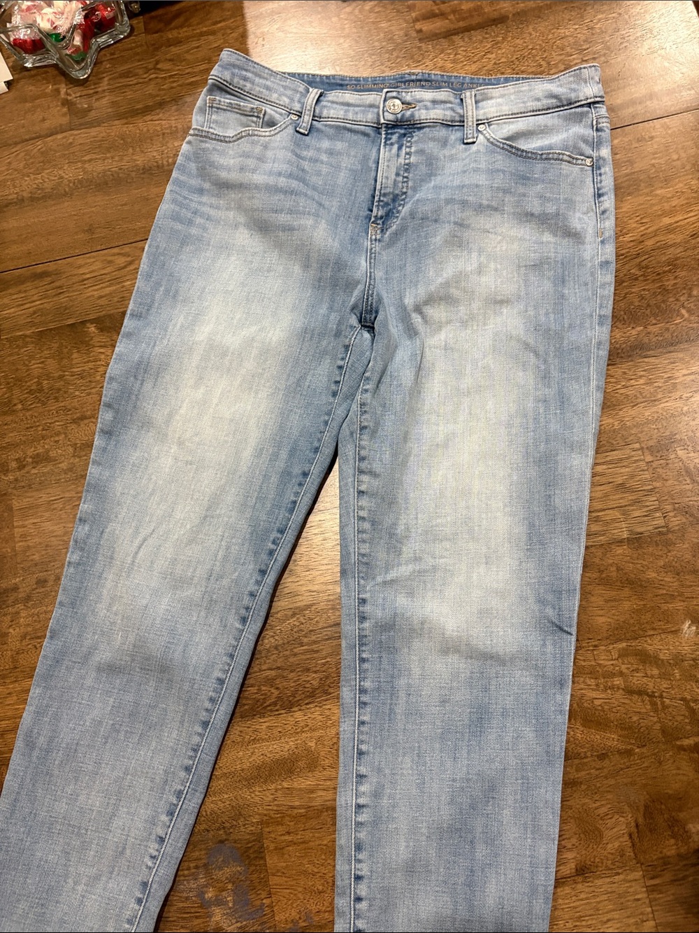 Chico's sz 2 or US 12. So Slimming Girlfriend Slim Leg Ankle jeans